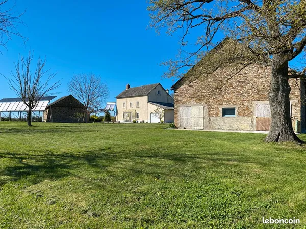 Maison 180m2 sur 3600 terrain + 4dépendances