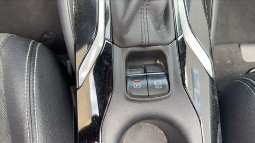 Toyota Corolla 1.8 VVT-i 122 Hybrid CVT - Design Pack – 2021 – 90035 km – Hybride essence – Boîte Automatique — photo 3