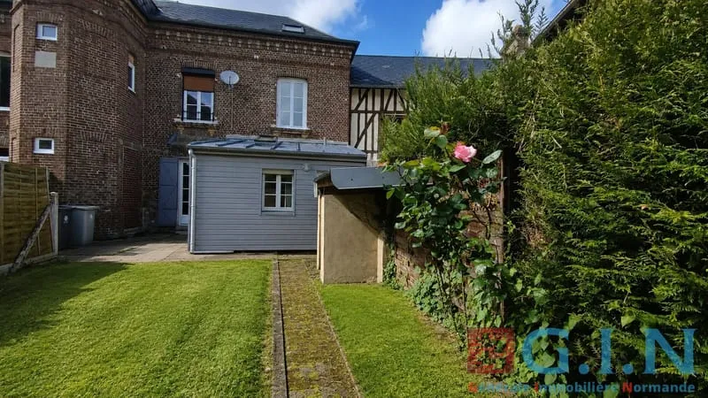 Photo 10