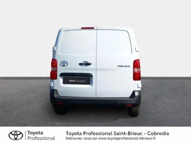 Toyota Proace medium 2.2 d-4d 150 cabine approfondie start pack confort bva my25 tarif réservée aux profess — photo 4