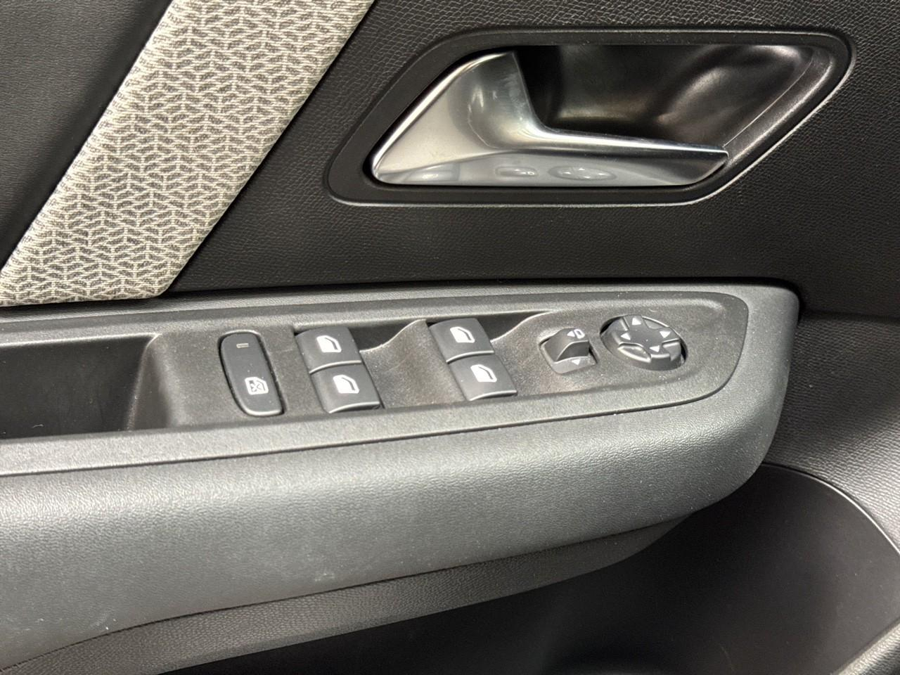 Citroën C4 1.2 hybride 136ch s&s plus automatique — photo 16