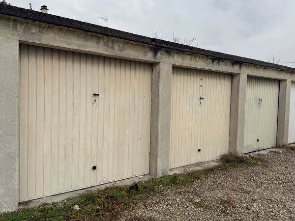 Garage à louer clavière