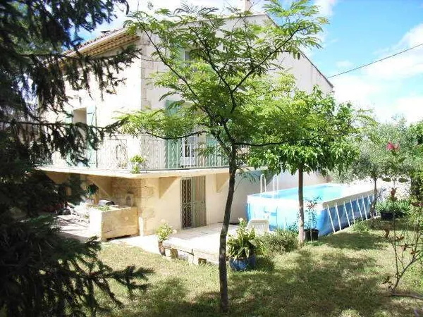 Maison de village avec jardin et Garage