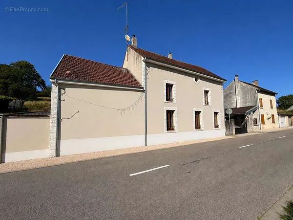 Maison Familiale - 4 Chambres - Ref 2296