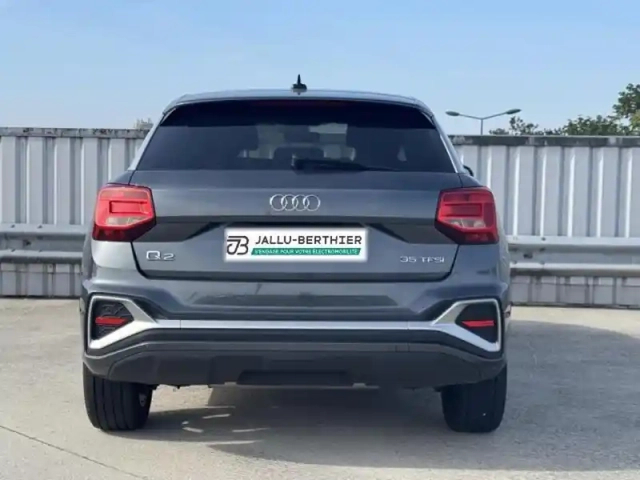 Audi Q2 35 tfsi 150ch s line s tronic 7 — photo 6