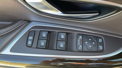 Renault Espace 1.6 dCi 160 EDC6 - Initiale Paris – 2016 – 112985 km – Diesel – Boîte Automatique — photo 22