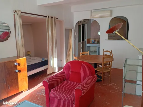Loue grand studio meublé