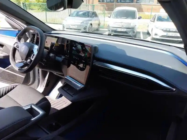 Renault Megane e-tech 220 ch autonomie confort — photo 22