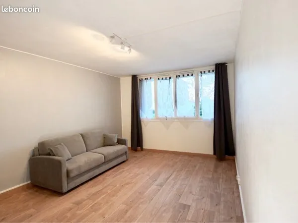 Studio 30m2 à louer +parking et cave