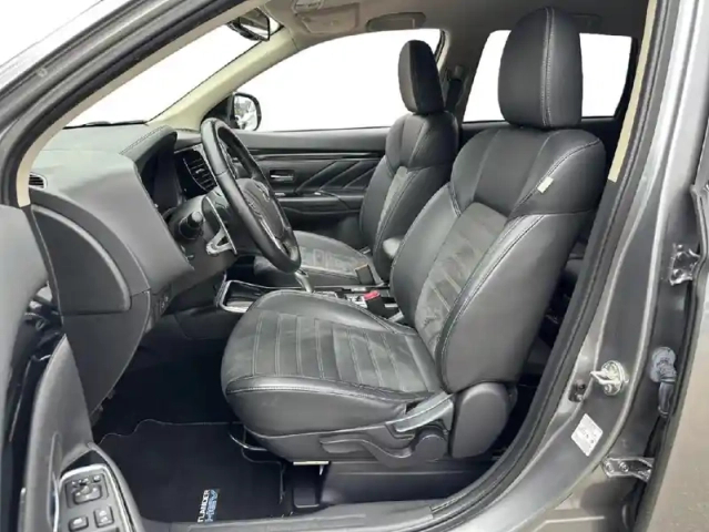 Mitsubishi Outlander phev twin motor business 4wd euro6d-t evap 5cv — photo 9