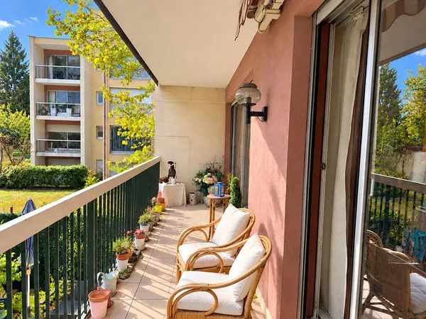 VIAGER OCCUPE Versailles 3-4 pièce(s) 79.61 m2