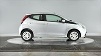 Toyota Aygo 1.0 VVT-i 72ch x-play x-app 5p MC18 — photo 4