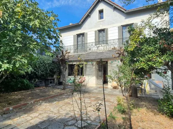 Maison 8 pièces 179 m²