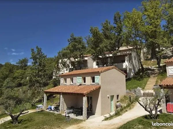 Appartement 4 pièces 42 m²