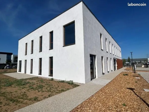 Espace partagé et bureau privé à louer