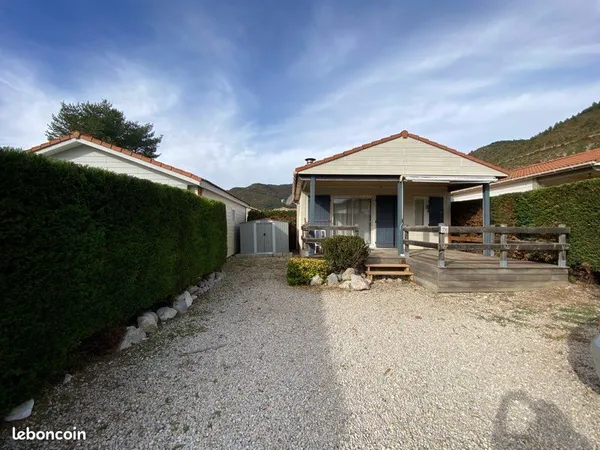 Charmant chalet avec jardin privatif à deux pas du lac de Castillon