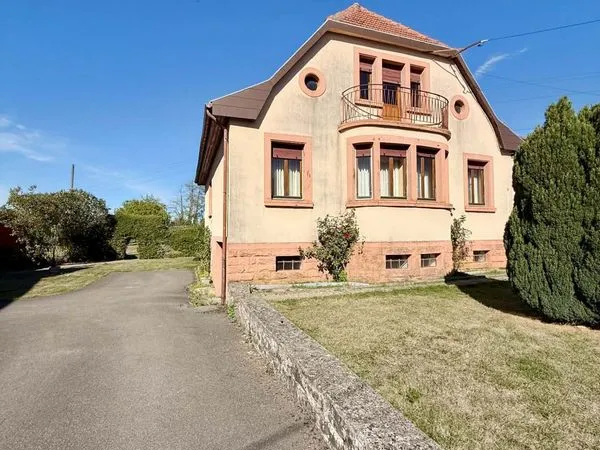 Maison individuelle offrant de beaux volumes
