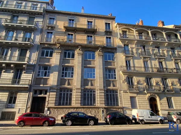 Bureau 229 m²