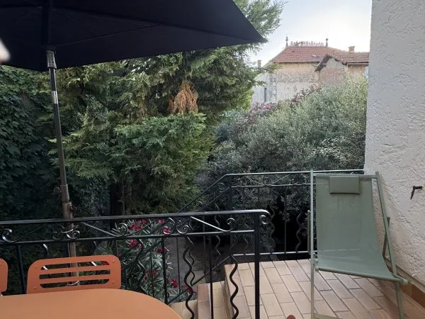 Appartement meublé avec terrasse centre ville ARLES
