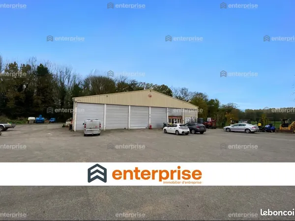 Local d'activité 743 m²