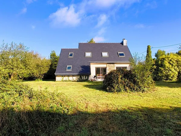 Maison 105m² beau quartier Lannion, 1550m² terrain, constructi