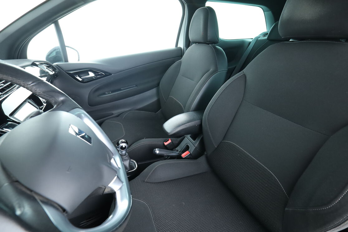 Citroen DS3 Cabrio 1.6 VTi Be Chic — photo 9