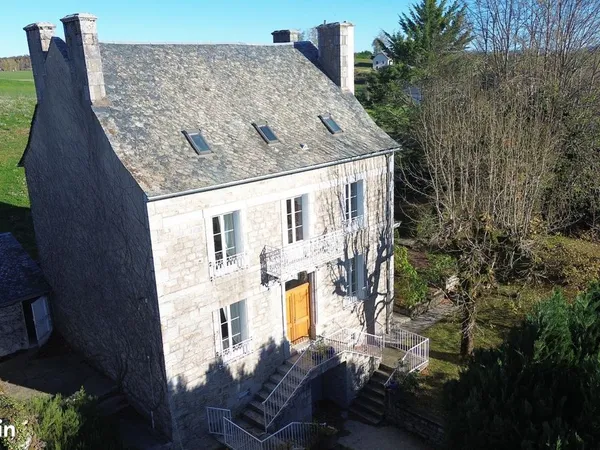 Maison 8 pièces 200 m²