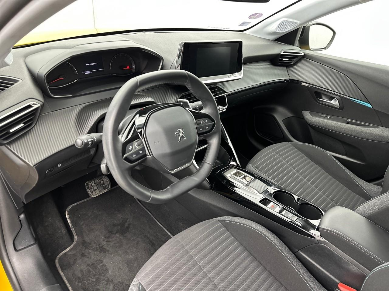 Peugeot 208 puretech 100 s&s eat8 style — photo 8