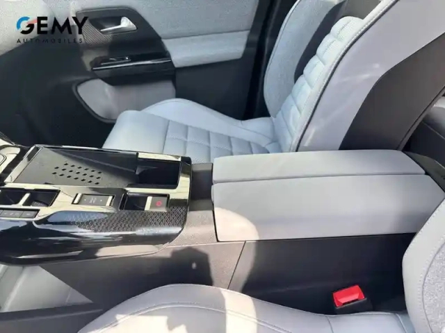 Citroën C5 Aircross hybride rechargeable 195 ch e-eat7 — photo 18