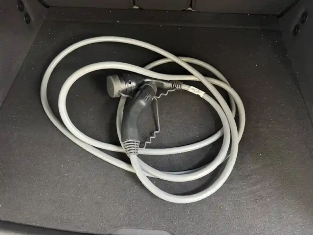 Bmw X1 i xdrive30 — photo 16