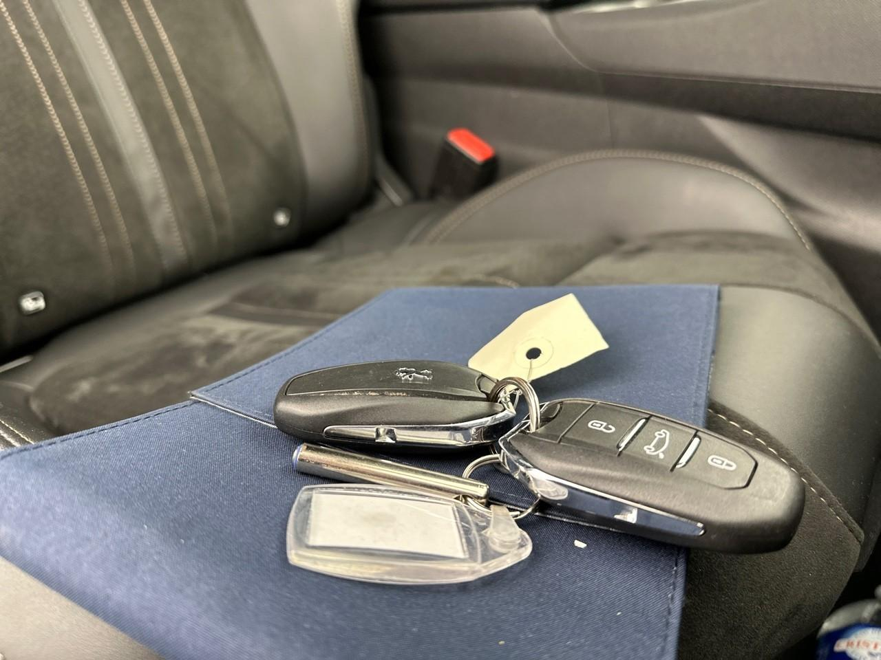 Peugeot 3008 puretech 130ch s&s eat8 gt pack — photo 38