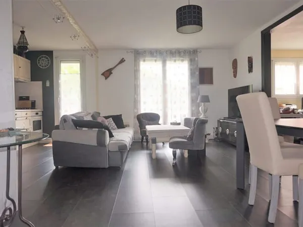 APPARTEMENT T4/5 + TERRASSE + PARKING