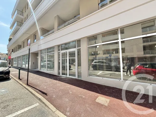 Local commercial 80 m²