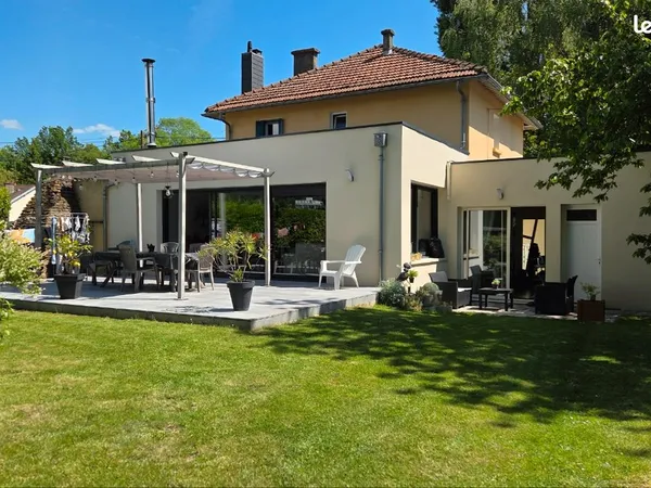 Maison d'exception 152 m² sur un terrain de 1 760 m² au calme