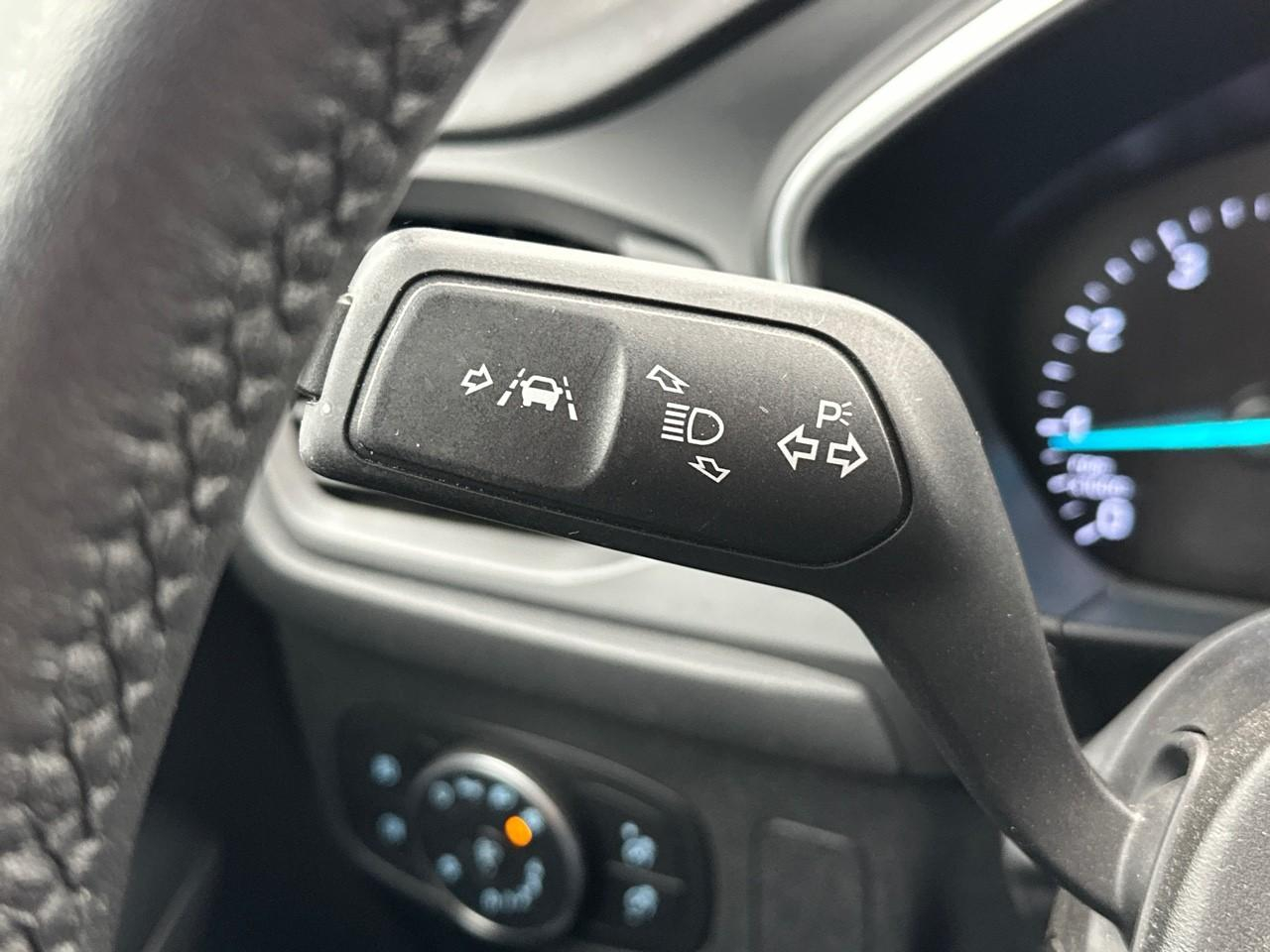 Ford Focus 1.0 ecoboost 125 s&s titanium — photo 17