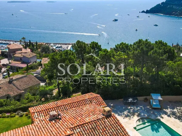 Villa 8 pièces 250 m²