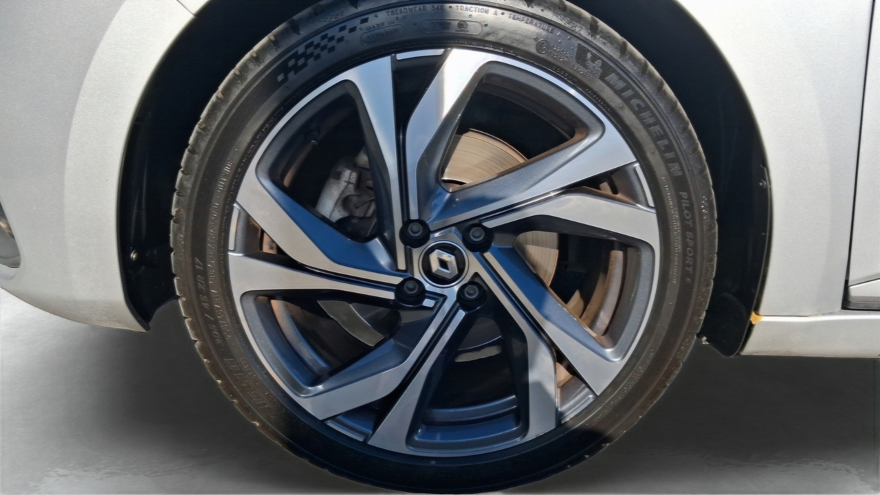 Renault Clio TCe 140 — photo 16