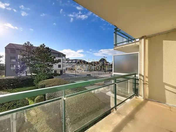 Appartement 2 pièces avec balcon à 500 m de la plage