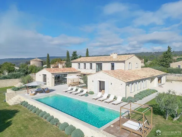Villa 9 pièces 360 m²