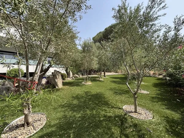 Appartement de 114m2 sur 2 niveaux avec jardin aménagé dans