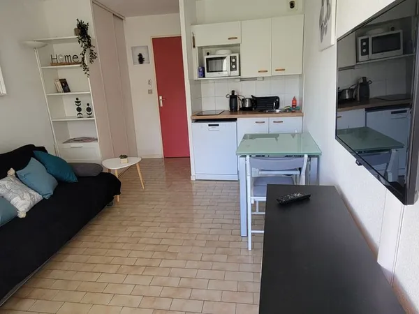 Studio cabine climatisé avec wifi et parking