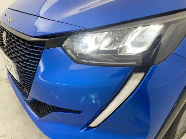 Peugeot 208 electrique 50 kwh 136ch — photo 32