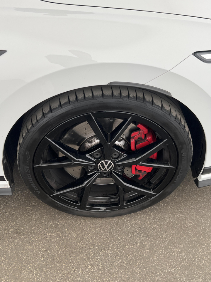 Volkswagen Golf 8 — photo 42