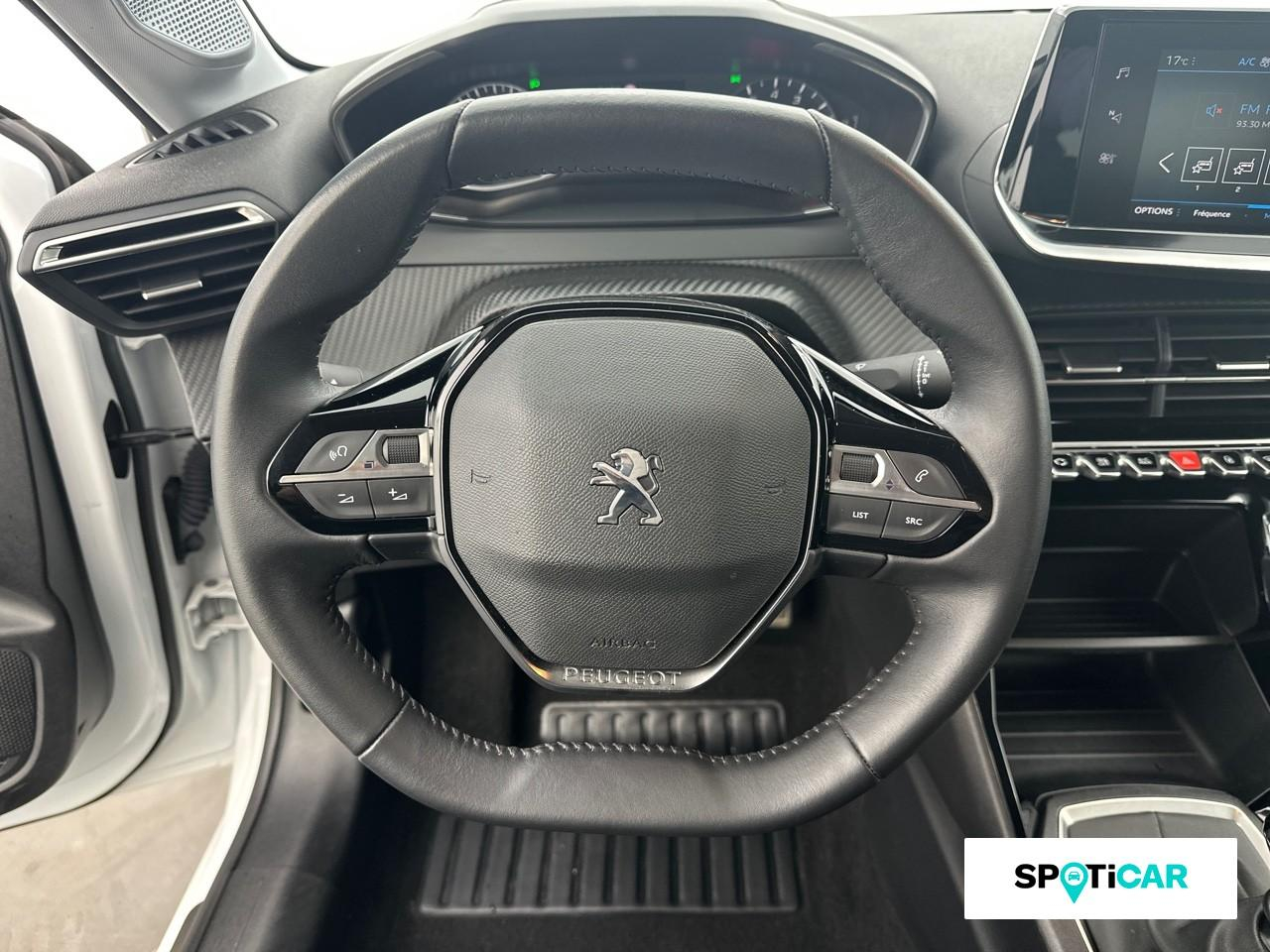 Peugeot 208 1.2 puretech 100ch s&s style 118g — photo 12