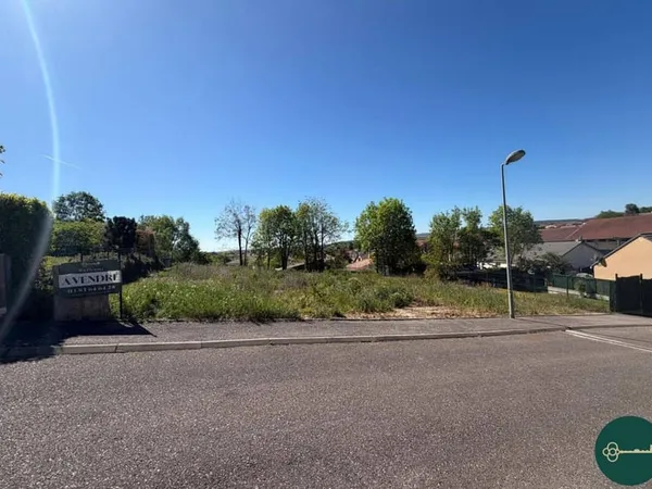 Terrain constructible 906 m²