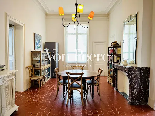 Appartement 6 pièces 165 m²
