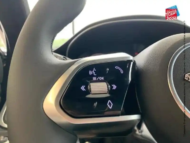 Jaguar E-Pace p300e phev 309ch r-dynamic hse — photo 30