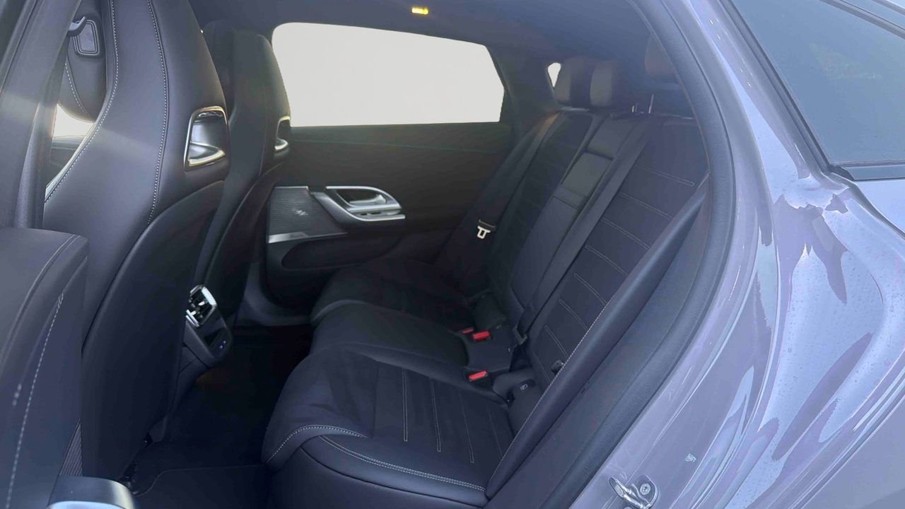 Mercedes Classe C 400 Electrique 4M — photo 12