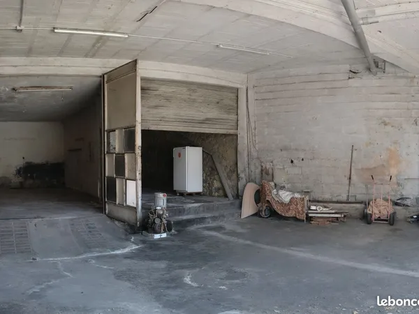 Ancien garage pro 118 m² - Atelier / Stockage / Aménagement possible