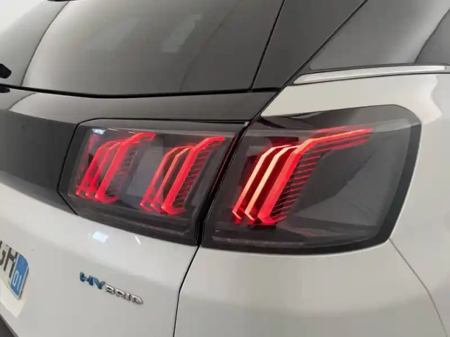 Peugeot 3008 hybrid 225 e-eat8 — photo 27